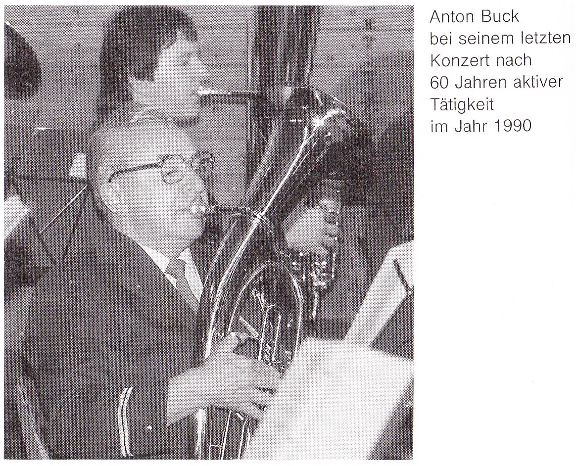 Anton Buck bei seinem letzten Konzert nach 60 Jahren aktiver Tätigkeit im Jahr 1990